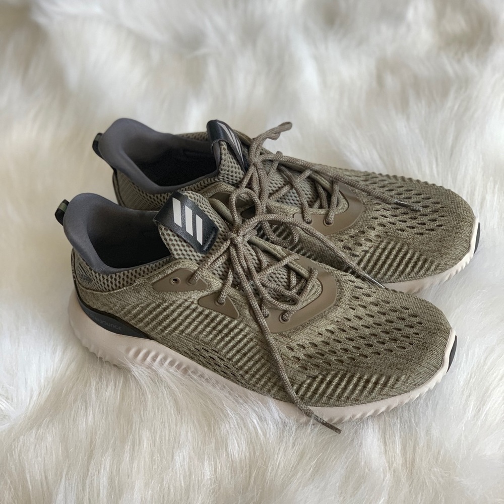 SOLD! Adidas AlphaBounce sneakers